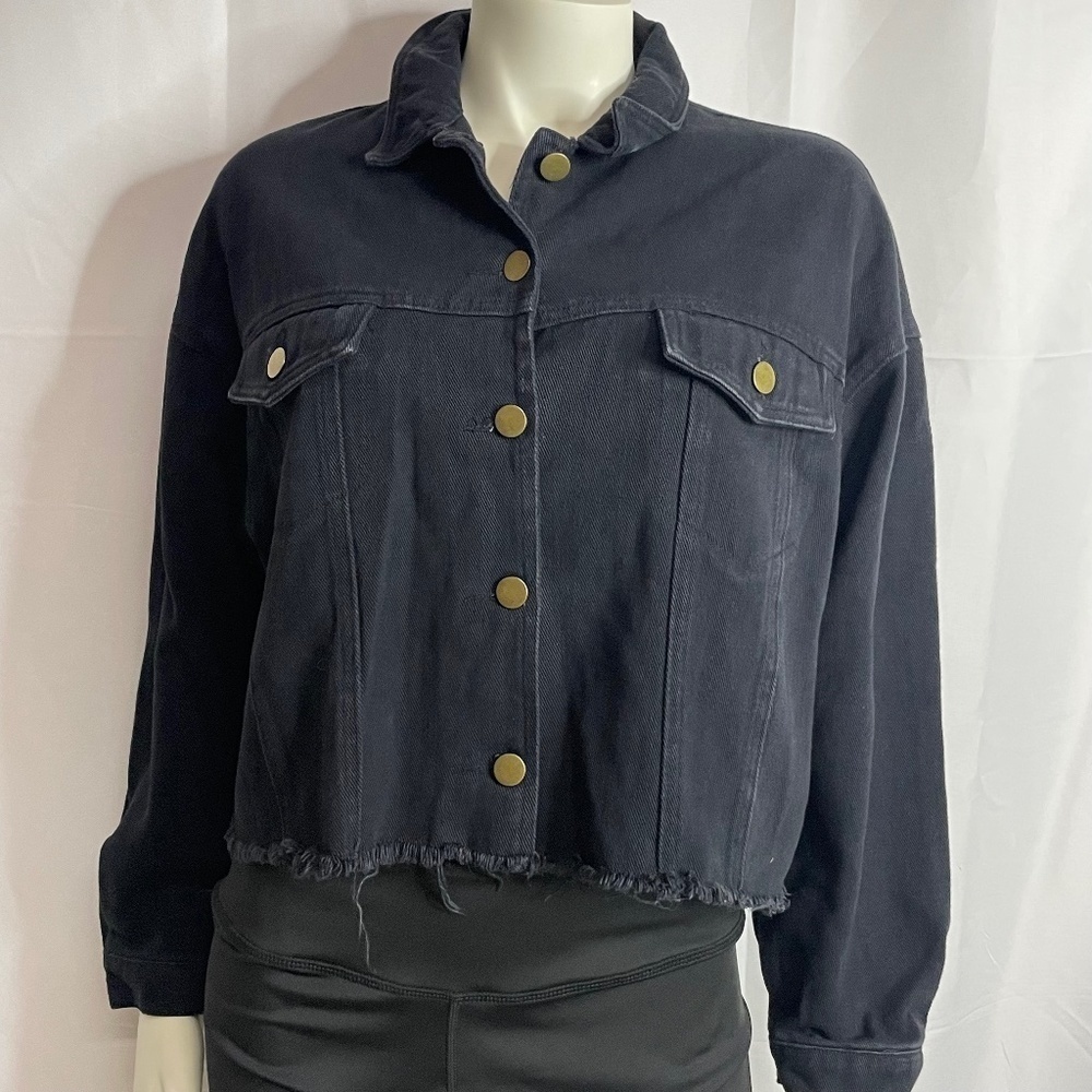 Toska Cropped Raw Edge Buttoned Black Denim Jacket Size L